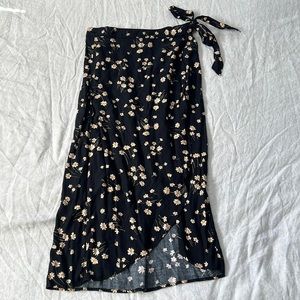 American Eagle Floral Wrap Around Skirt